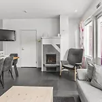 Levin Kotka E1 - Nordic 3br With Sauna & Free Parking Next To Slopes レヴィ